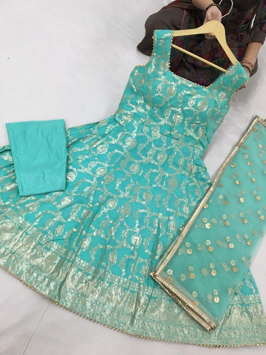 Elegant Brocade Peplum & Skinny Pant Set