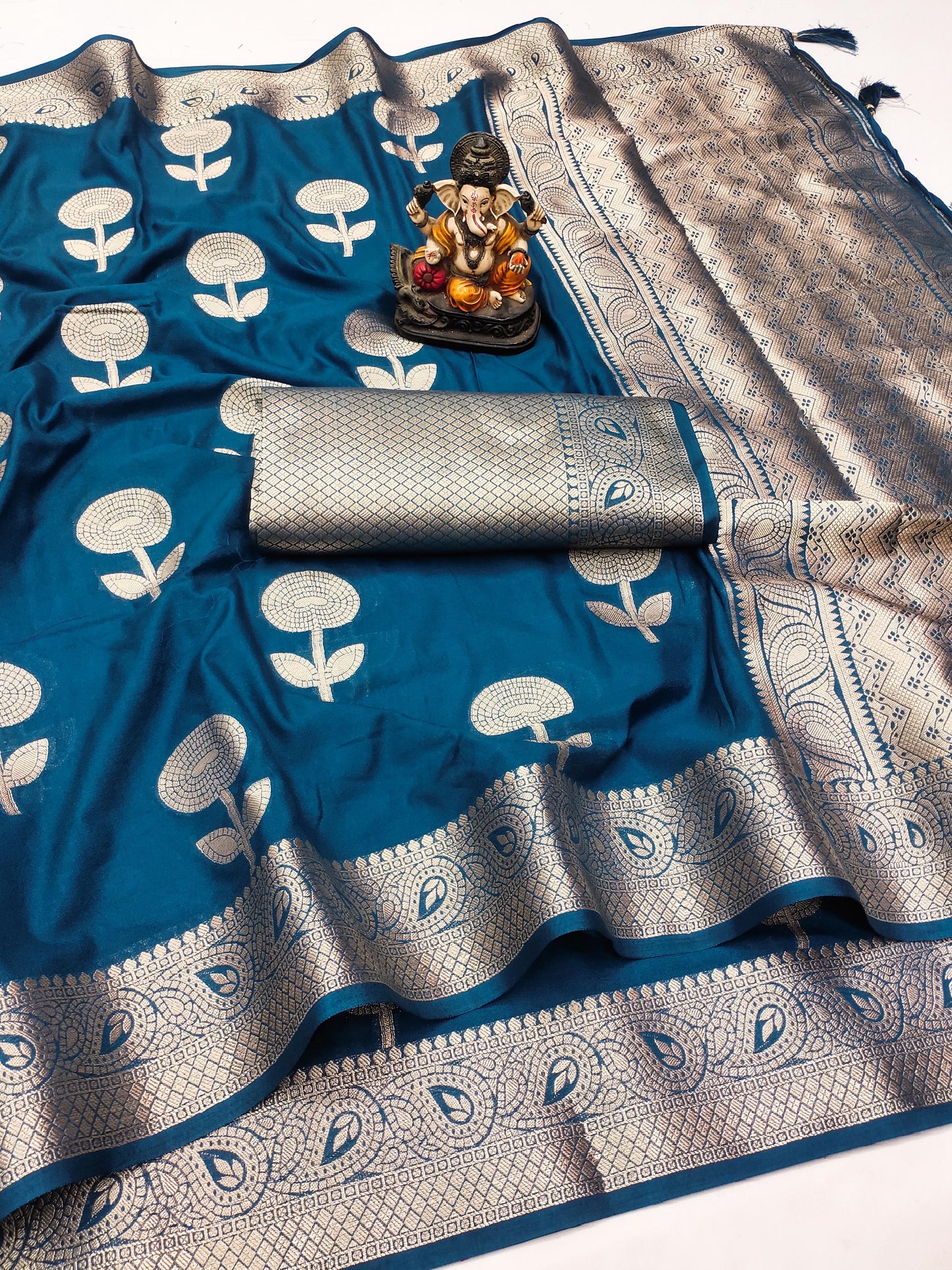 Soft Luxurious Georgette Banarasi Silk Saree (Unstitched)