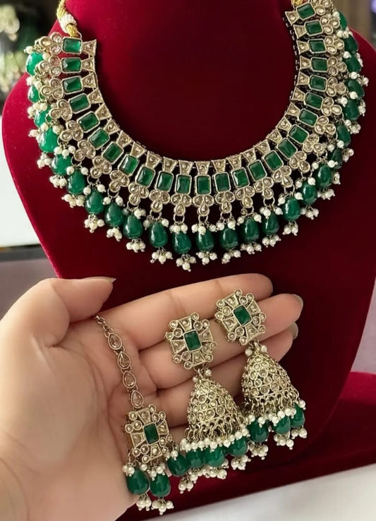 Pearl & Kundan Jewelry Set - 4 Piece