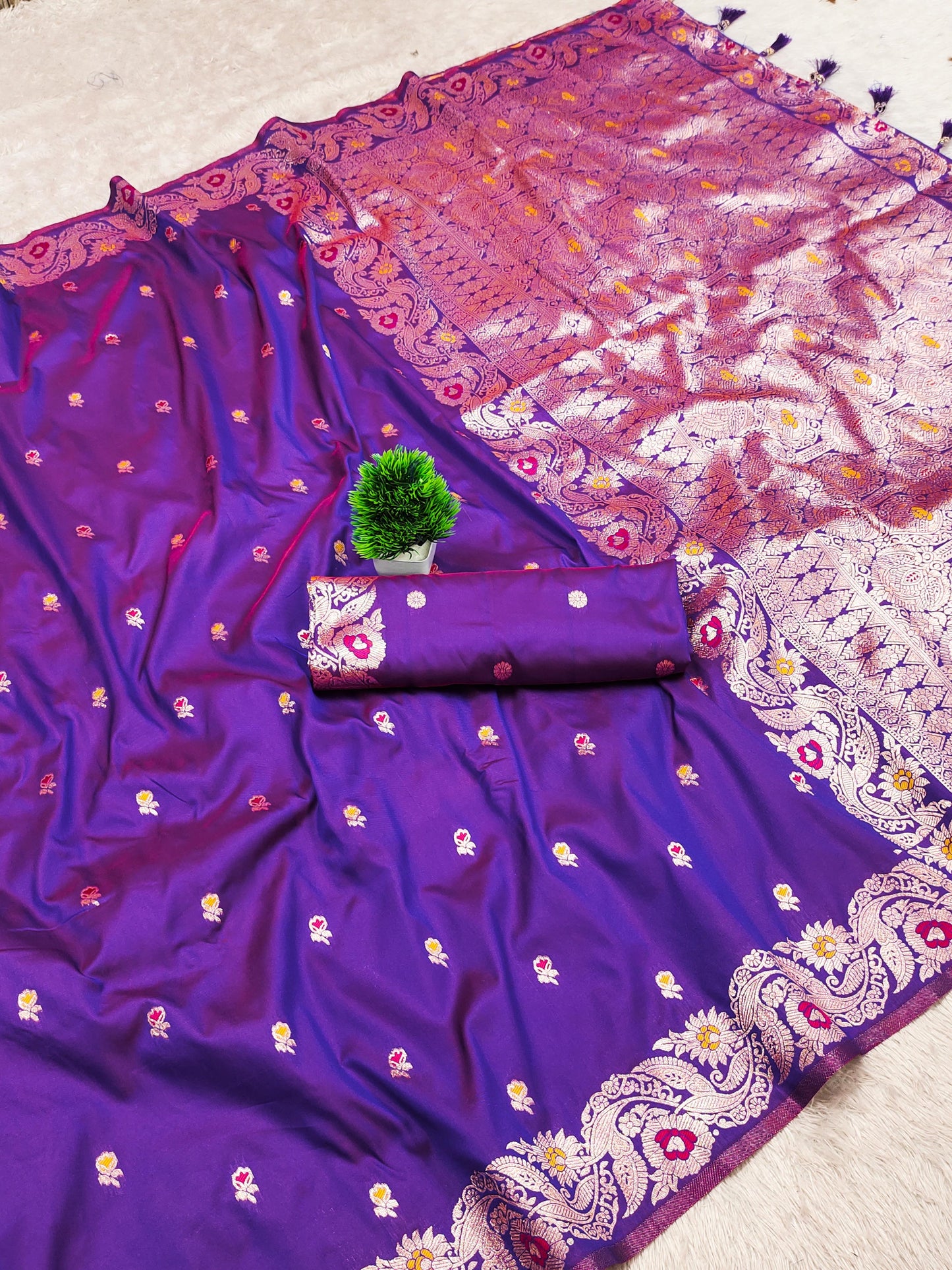 Iridescent Sheen Soft Banarasi Silk Saree